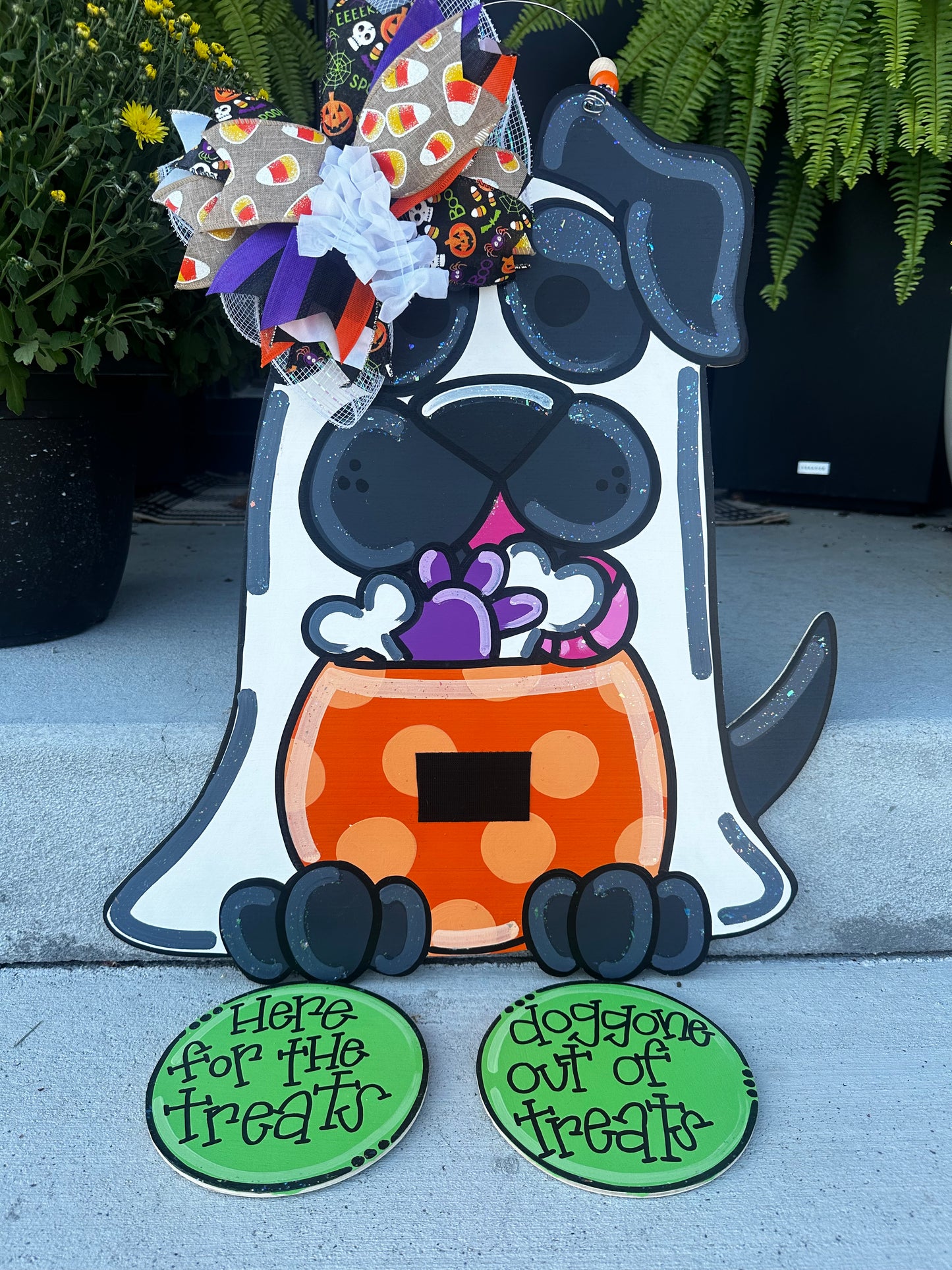 Interchangeable Ghost Puppy Door Hanger