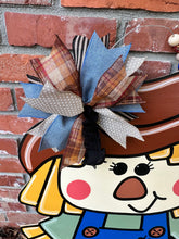 Load image into Gallery viewer, Scarecrow Door Hanger