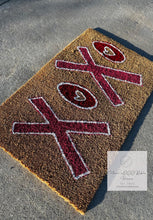 Load image into Gallery viewer, XOXO Door Mat

